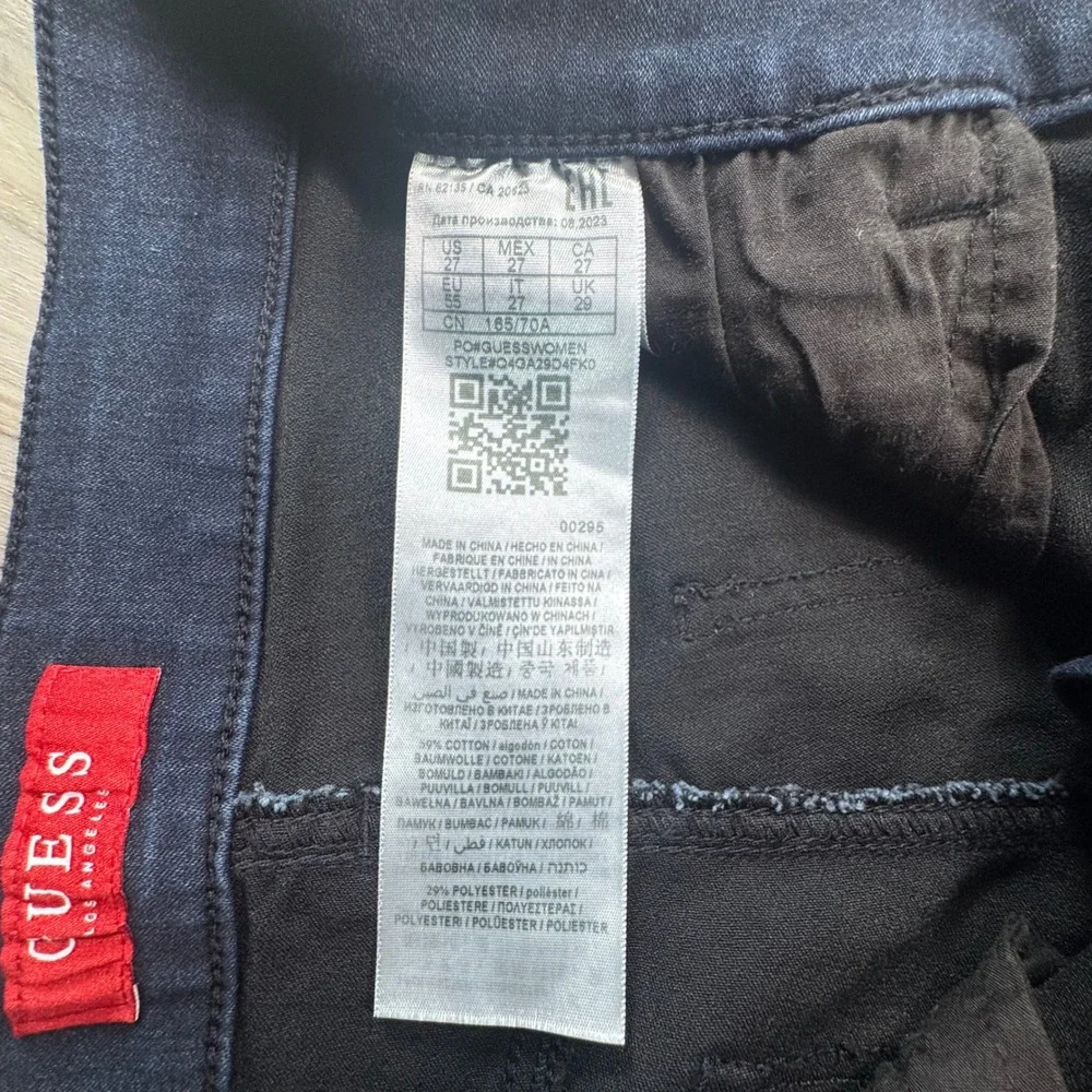 Guess Larissa Chain-Link Women‎ Dark Wash Skinny Jeans  Size 27